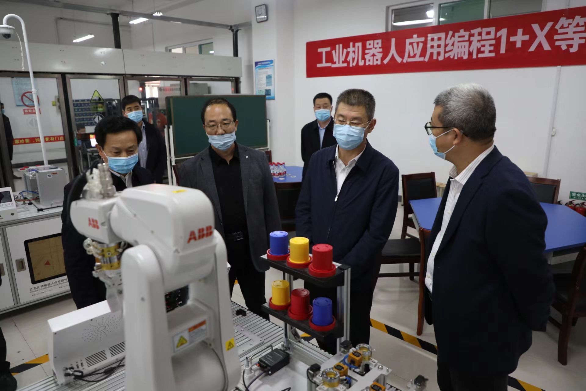 副省长张复明对博电竞官网首页南中环校